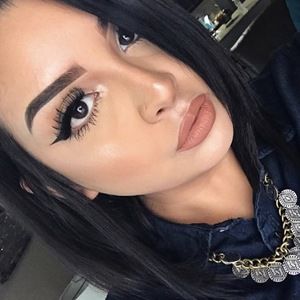 Meet your Posher, Alejandra